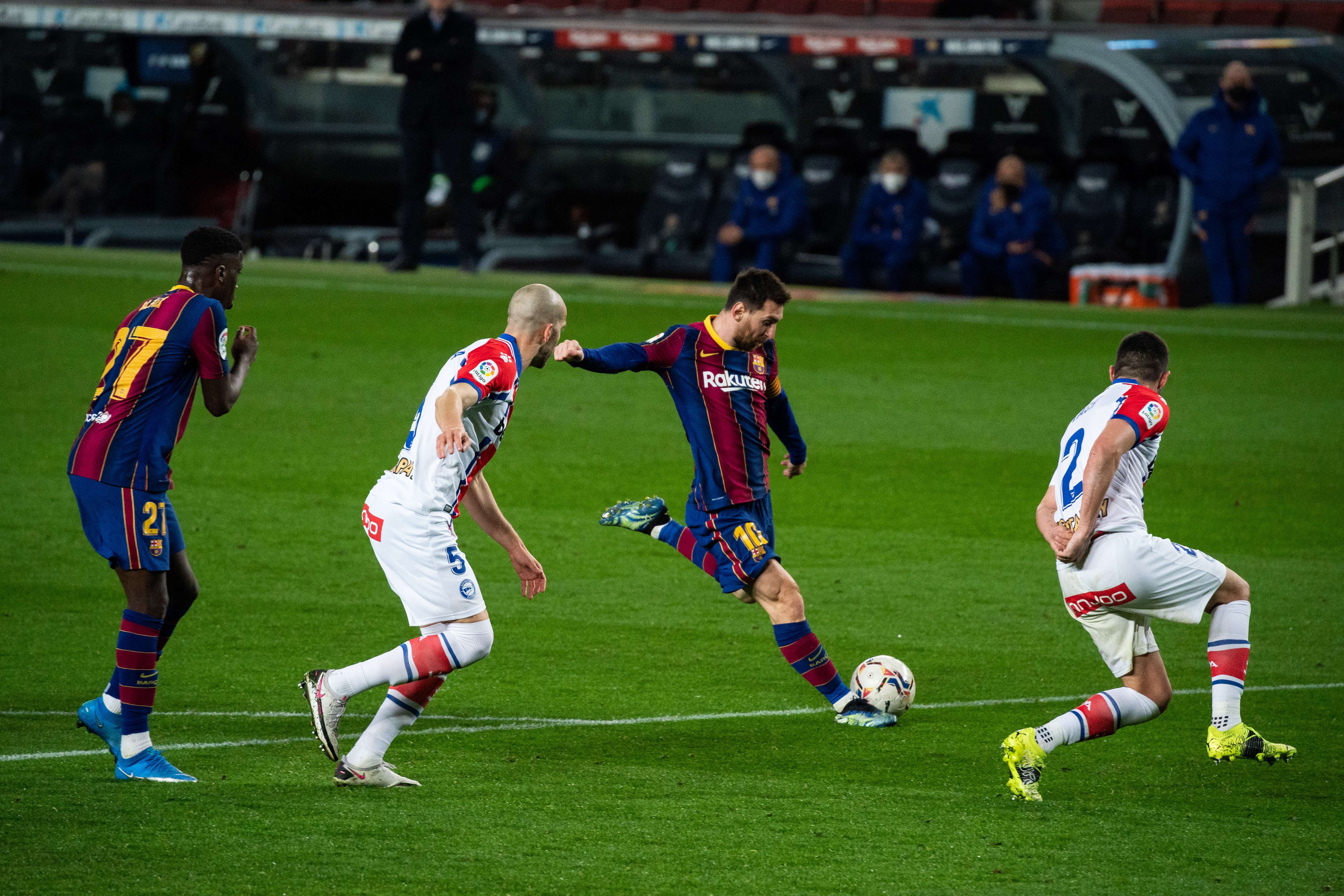 以其精湛的 以其精湛的