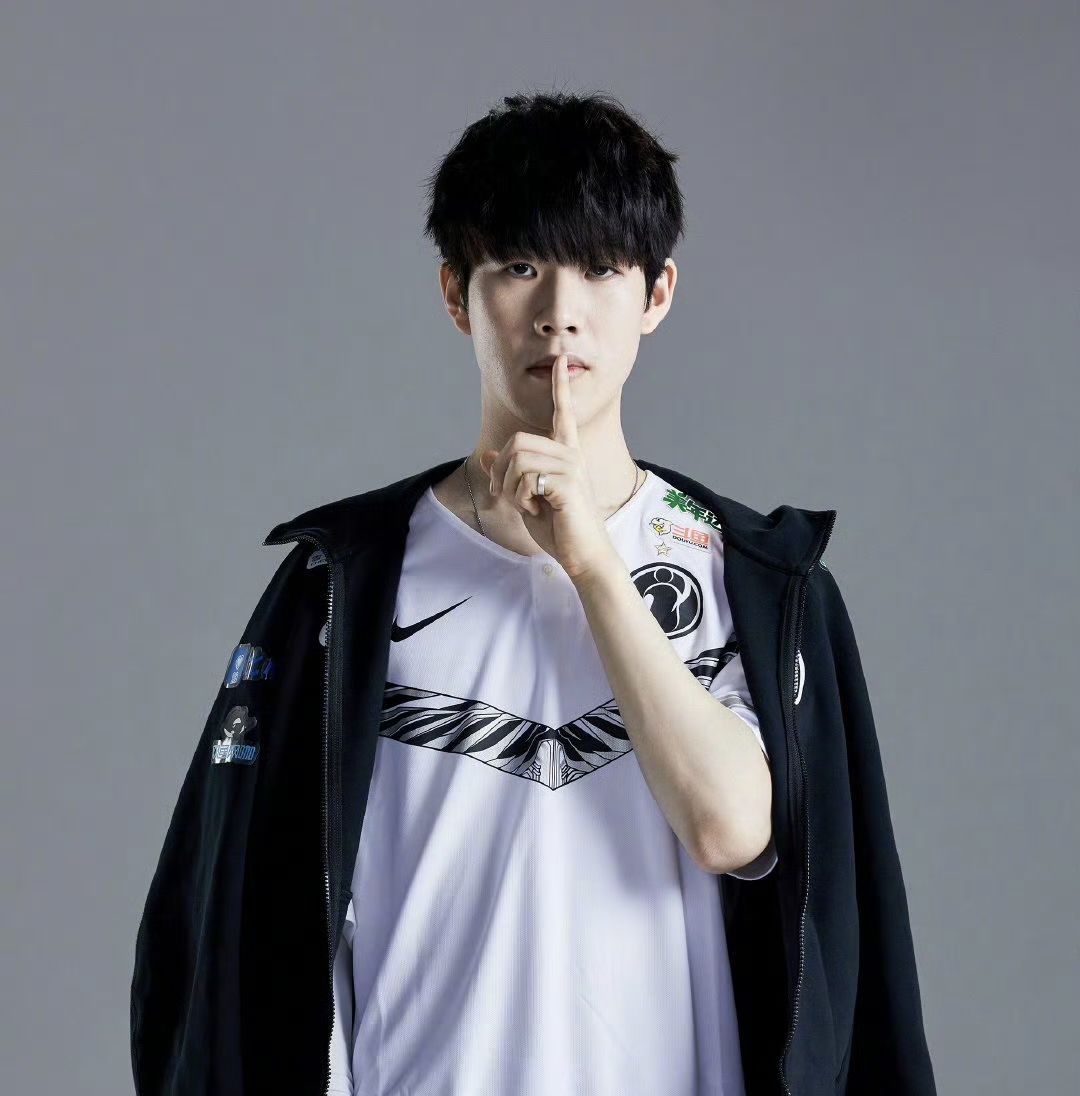 都展示了她 都展示了她