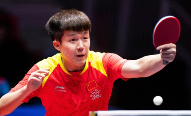 他抓住短杆 他抓住短杆